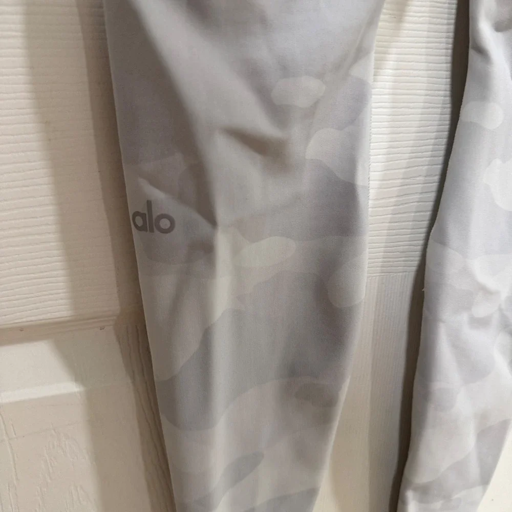 Alo Yoga High Waist Vapor Camo Leggings Grey Camouflage W5707R RN87370